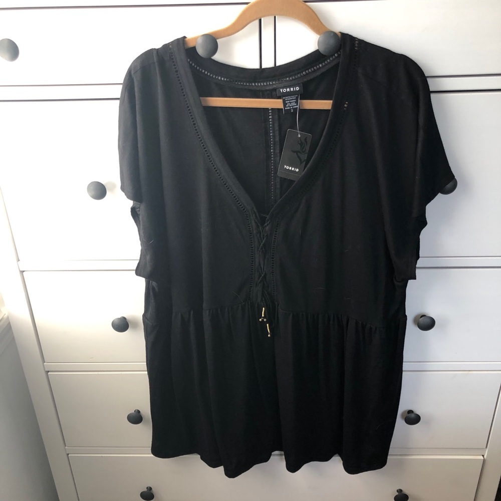 NWT Torrid black top size 3🖤